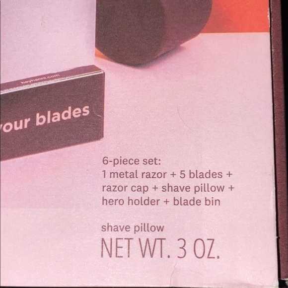 NEW in BOX Hanni Burgundy Razor Starter Set - Picture 5 of 5